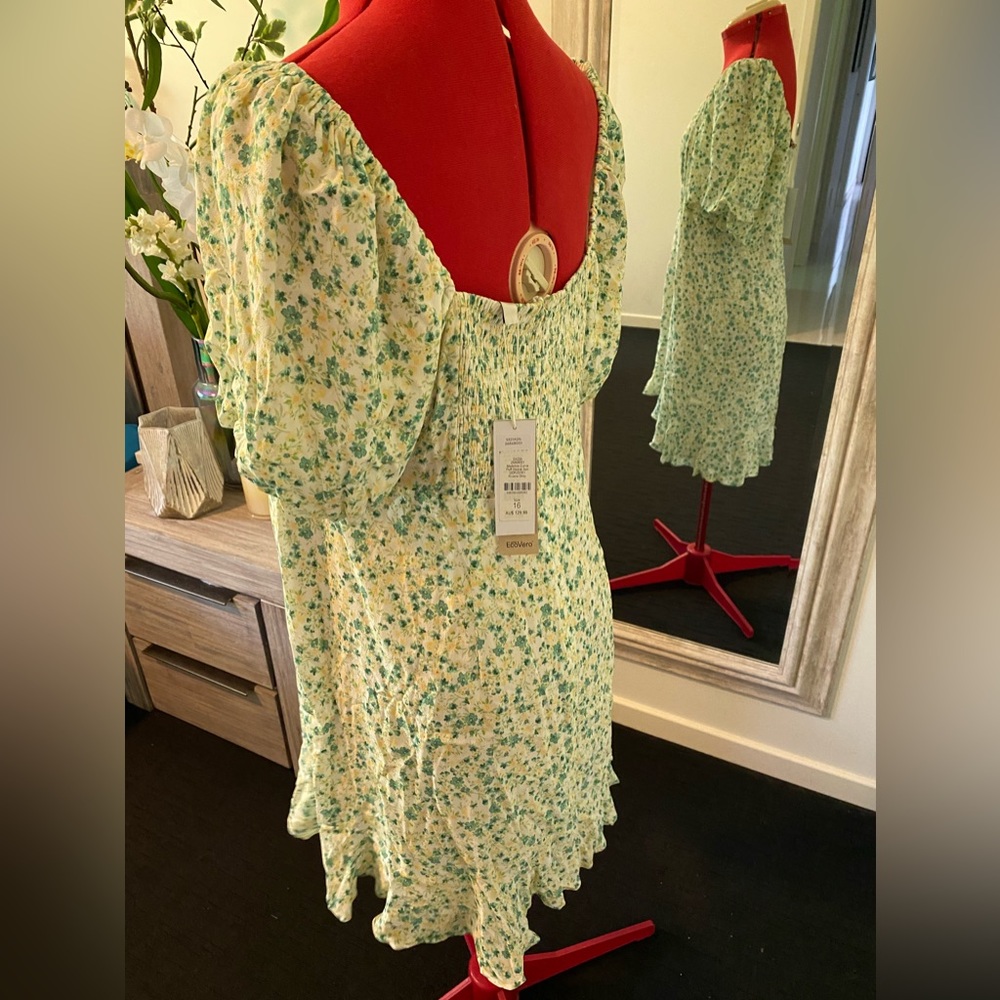 Size 16 ForeverNew Curve square neck puff sleeves dress in pistachio dit… - Picture 6 of 12